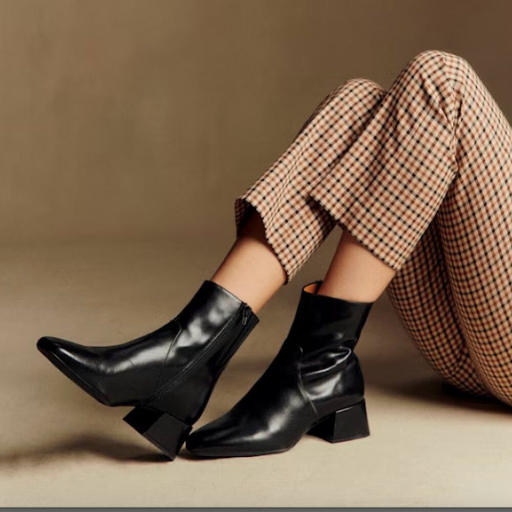 Sezane Paulette low boots in glossy black leather Size US 8 Fr 39